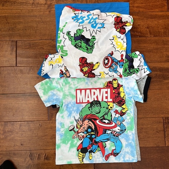 4 Pack Tee Marvel Size 4T - Picture 6 of 7